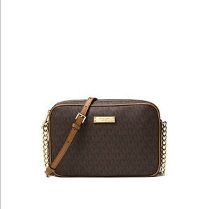 Micheal Kors Jet Set Large Crossbody .